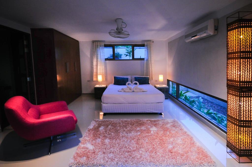 Nai Harn Beach Villa Екстер'єр фото