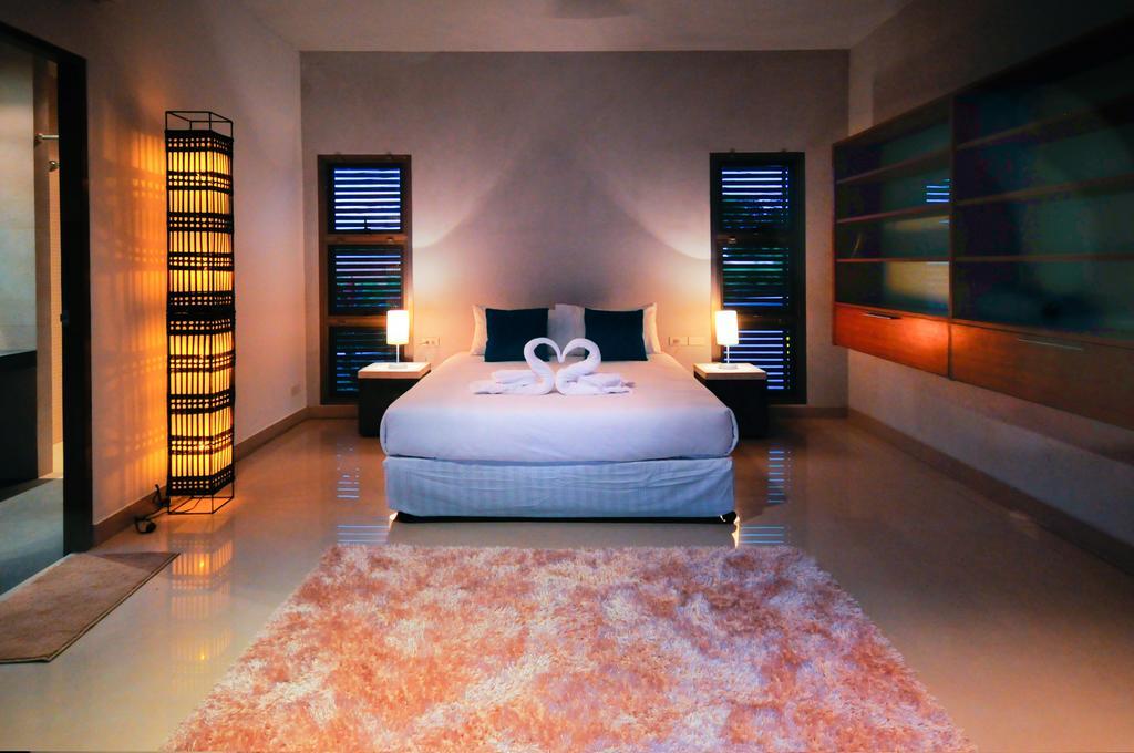 Nai Harn Beach Villa Екстер'єр фото